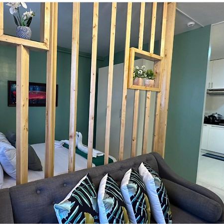 Palawan Staycation With A Balcony, Free Pool, Underground River, Honda Bay, With Car Rental - B2 6Diamond Puerto Princesa Екстериор снимка